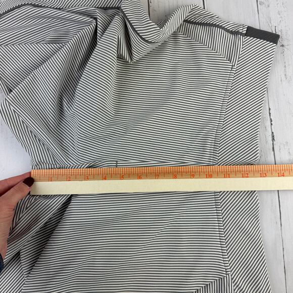 NWT Athleta Grey/Sea Salt City Stripe Brooklyn Textured Ankle Pants Size 12 - Picture 12 of 13